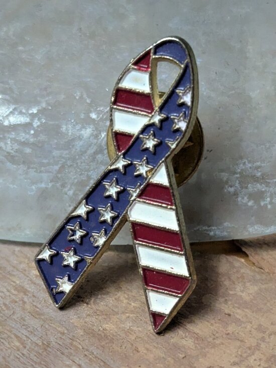 Vintage Jewelry - American Flag Ribbon Hat / Lapel Pin
